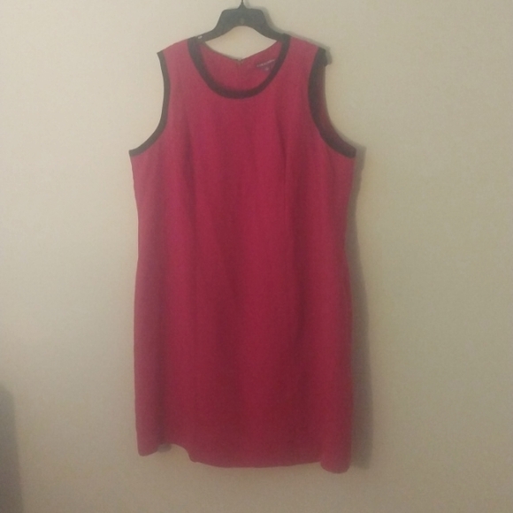 Size 24. Beautiful red, sleeveless dress with black trim. - Picture 1 of 6